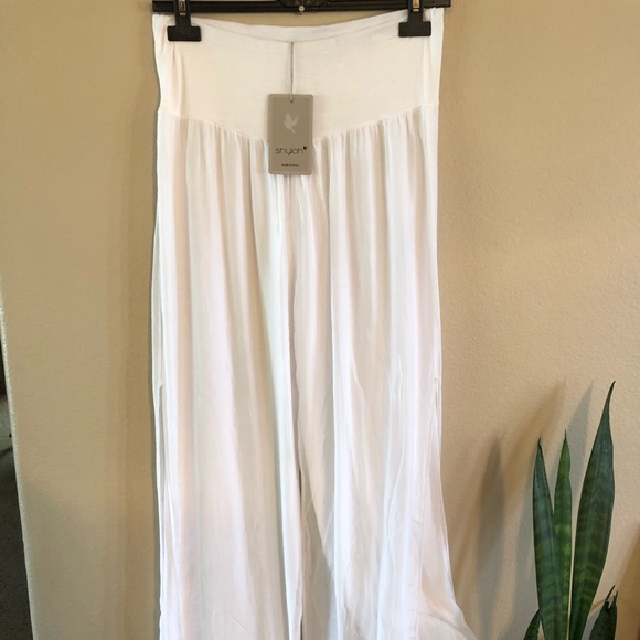 Made in Italy.. Blouse. Palazzo Pant - Picture 4 of 4